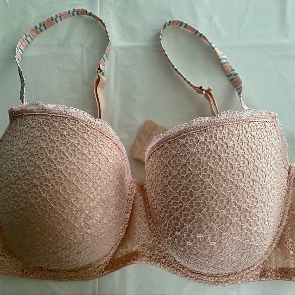 No Boundaries Light Pink Lace Push-Up Bra NWOT